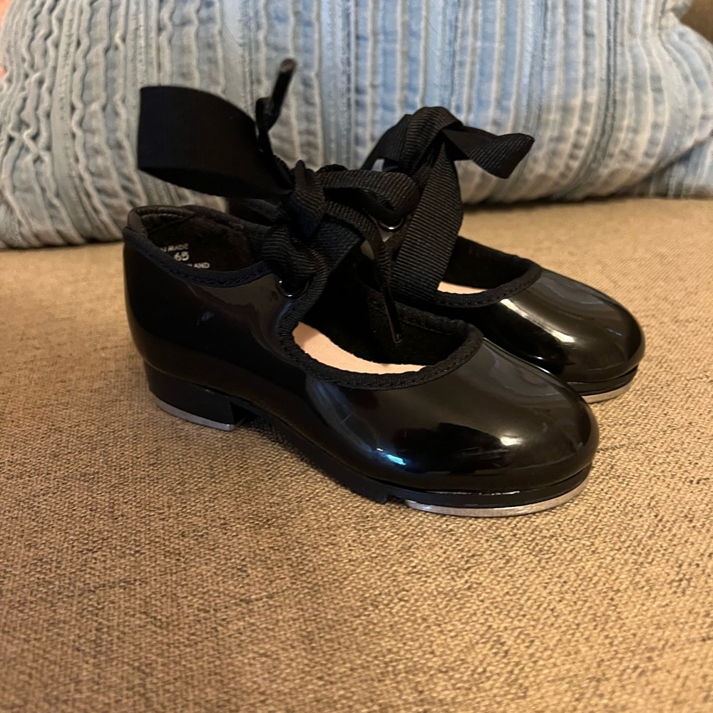 Capezio Unisex-Child Jr. Tyette Tap Shoe (size 6.5)
